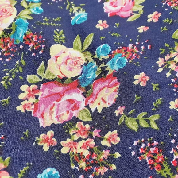 Alisha and Chloe Button Front Blue Shirt with Flowers sz 2X - Picture 3 of 4